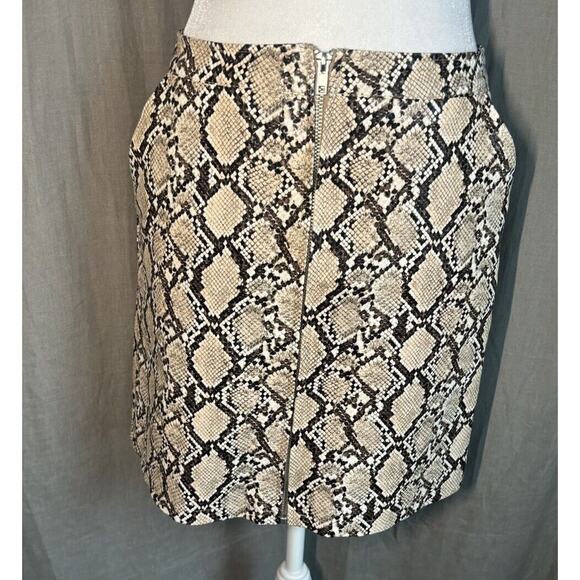 XLE THE LABEL Womens SMALL Mini Skirt Zip Front Snake Print FAUX LEATHER - Picture 1 of 16